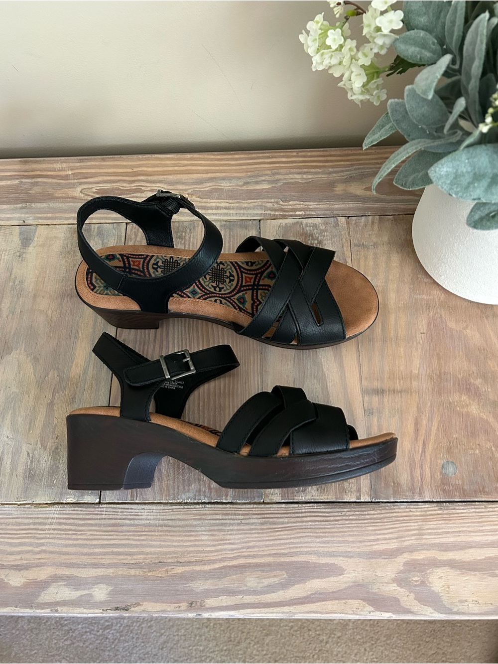 BOC Joline Black Leather Wedge Sandals ✨